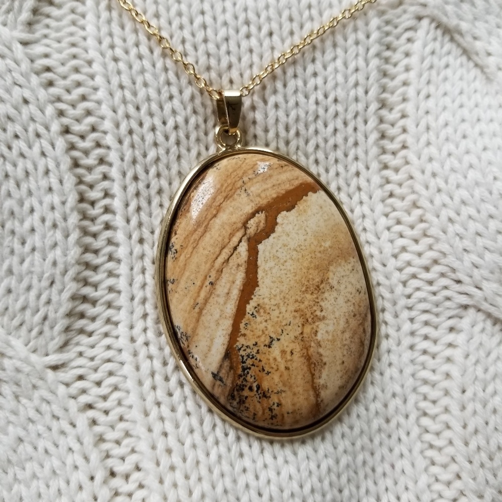 ๐๐Autumn stone Pendant ๐๐with Goldtone Accents - Picture 1 of 3